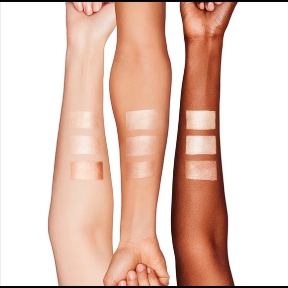 442. Mac hyper real glow highlighter palette - Picture 4 of 7